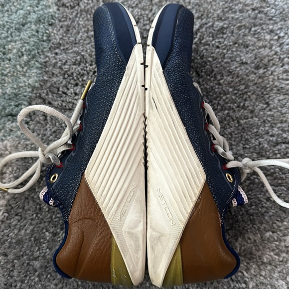 Nike Metcons - Picture 6 of 8